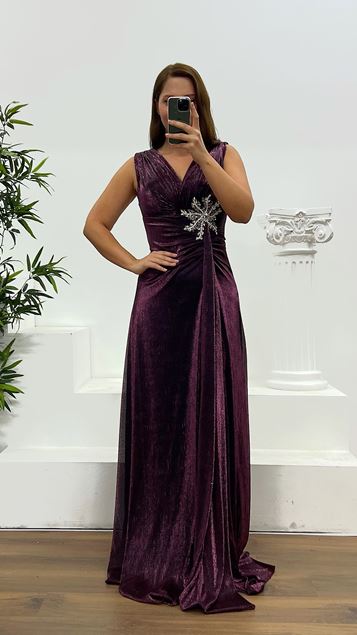 Vestido de noche Murdum con escote en V y tirantes de talla grande