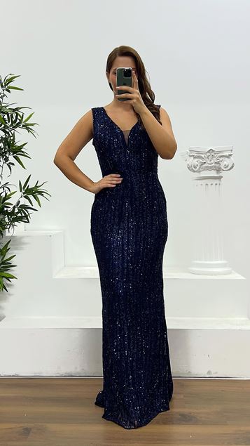 Marineblaues Abendkleid mit Pailletten und Trägern in Übergröße