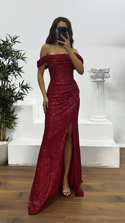 Kırmızı Boncuk İşlemeli Abiye Elbise