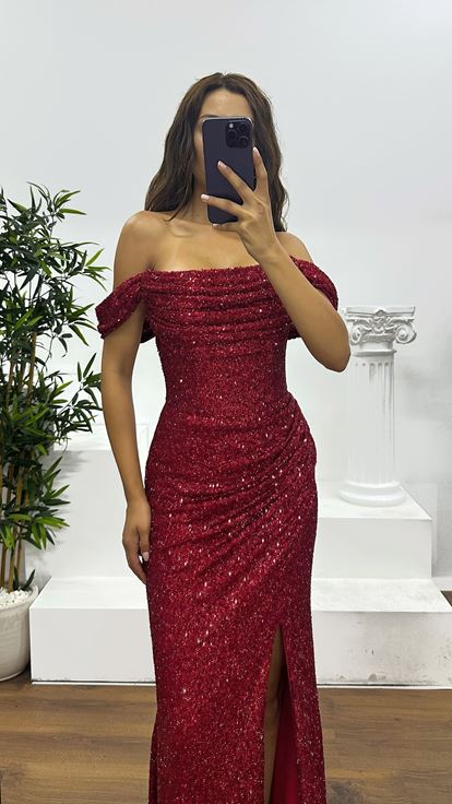 Kırmızı Boncuk İşlemeli Abiye Elbise