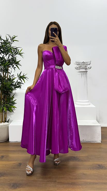 Abito da sera midi in raso fucsia senza spalline