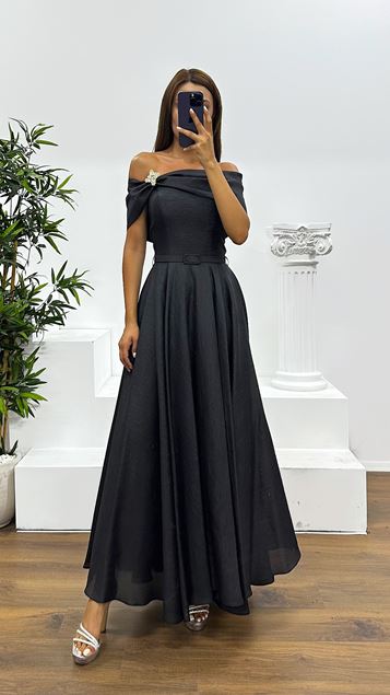 Schwarzes Midi-Abendkleid mit U-Boot-Ausschnitt