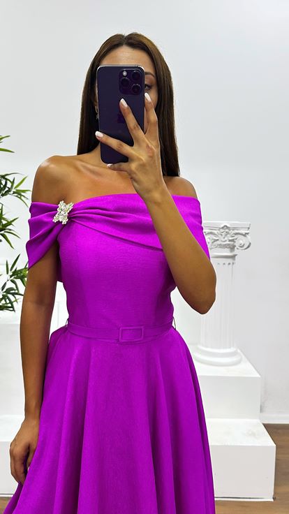 Abito da sera midi fucsia con scollo a barca