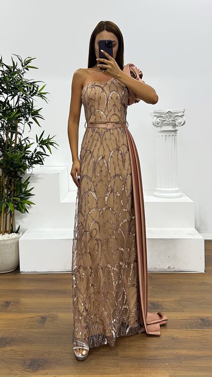 Abito da sera ricamato monospalla color rame