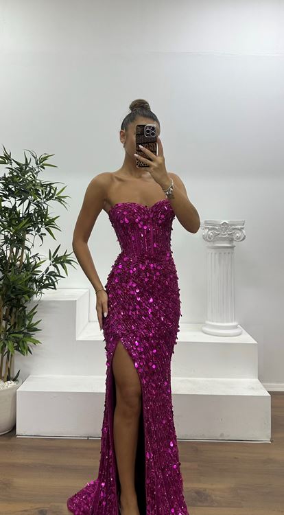 Fuşya Straplez Özel İşlemesi Abiye Elbise