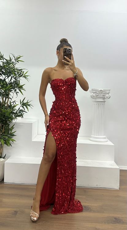 Kırmızı Straplez Özel İşlemesi Abiye Elbise