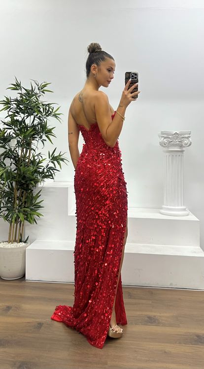 Kırmızı Straplez Özel İşlemesi Abiye Elbise