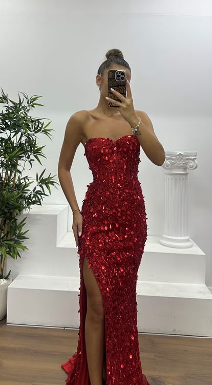 Kırmızı Straplez Özel İşlemesi Abiye Elbise