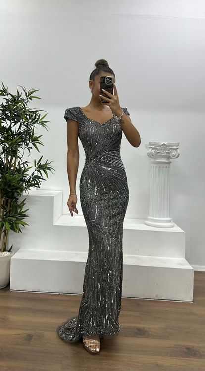 Abito da sera speciale color antracite a maniche corte  ricamato a mano 