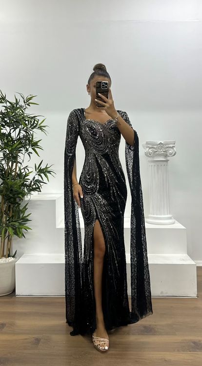 Vestido de noche especial bordado a mano con detalle de mangas en color antracita