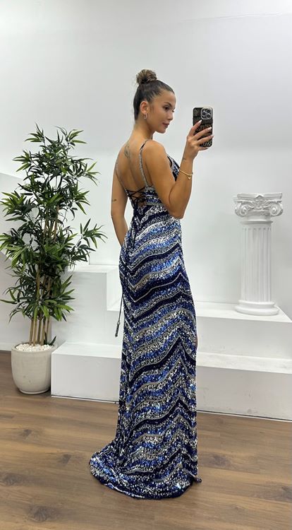 Vestido de noche azul marino con tirantes de cuerda bordado a mano