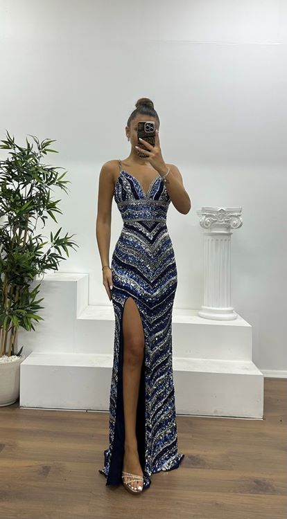 Vestido de noche azul marino con tirantes de cuerda bordado a mano