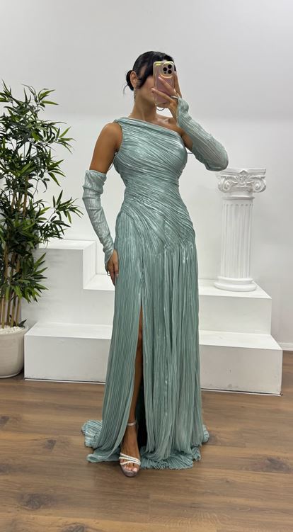 Robe de soirée asymétrique Firuze avec gants