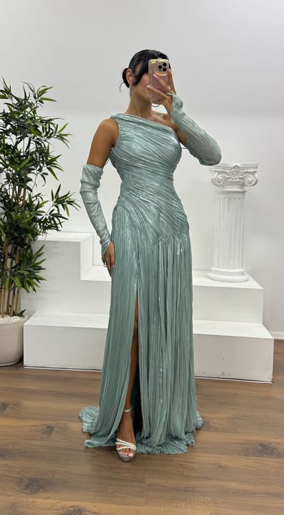 Robe de soirée asymétrique Firuze avec gants