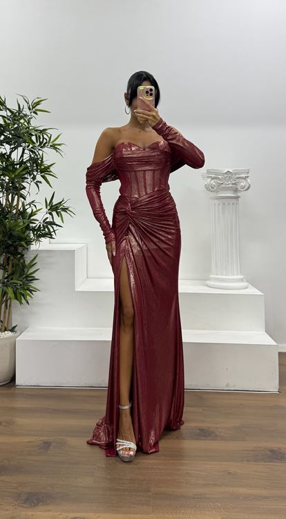 Kırmızı Straplez Eldivenli Abiye Elbise