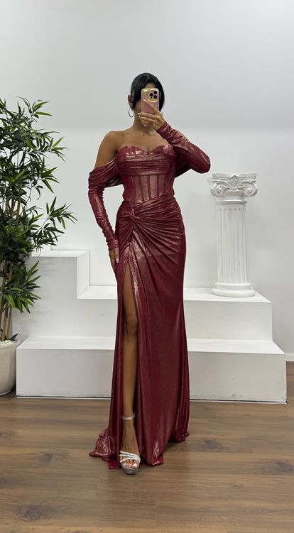 Kırmızı Straplez Eldivenli Abiye Elbise