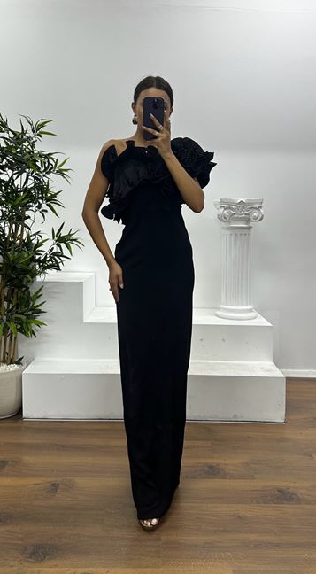 Robe de soirée noire asymétrique à volants