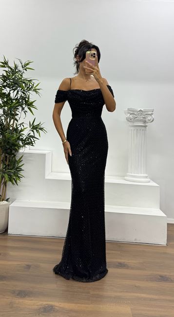 Black Boat Neck Embroidered Evening Dress