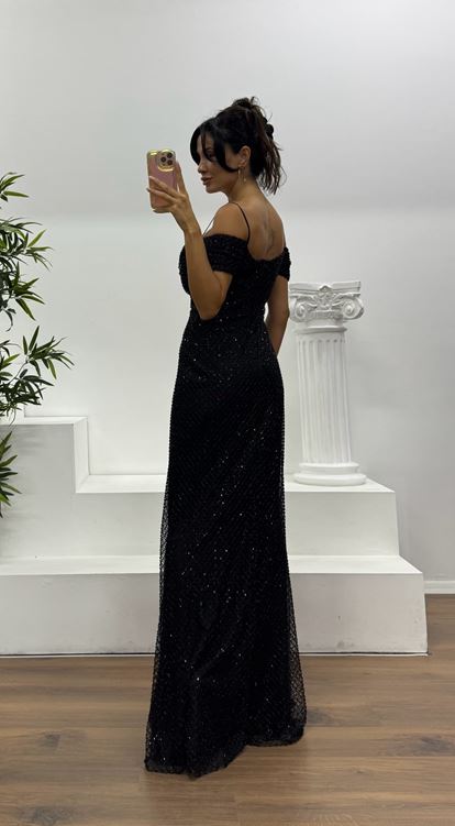 Siyah Kayık Yaka İşlemeli Abiye Elbise