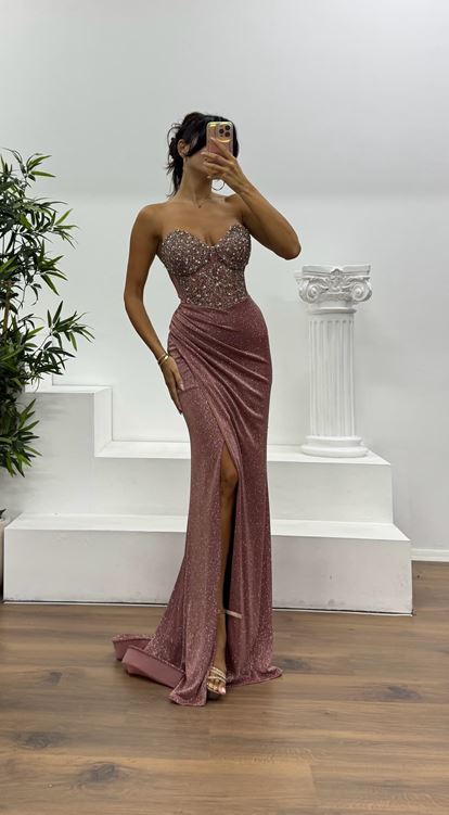 Kupfernes trägerloses glitzerndes Abendkleid