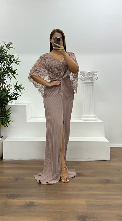 Abito da sera taglie forti in chiffon con dettagli in pizzo color visone