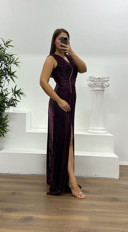 Robe de soirée grande taille à col en V et détails en pierre Murmur