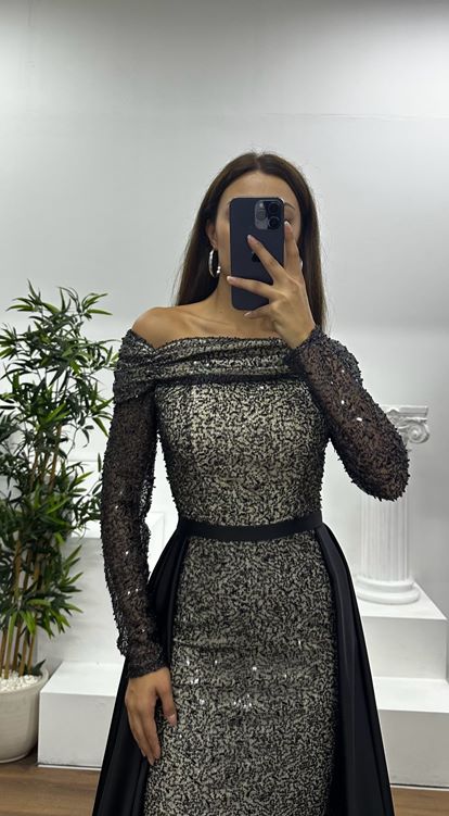 Siyah Kayık Yaka Pullu Abye Elbise