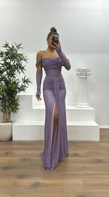 Robe de soirée en dentelle perlée lavande