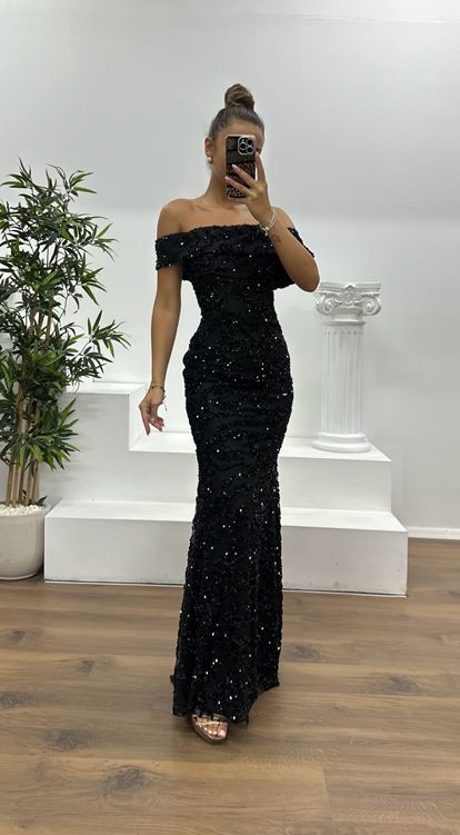 Siyah Kayık Yaka İşlemeli Abiye Elbise