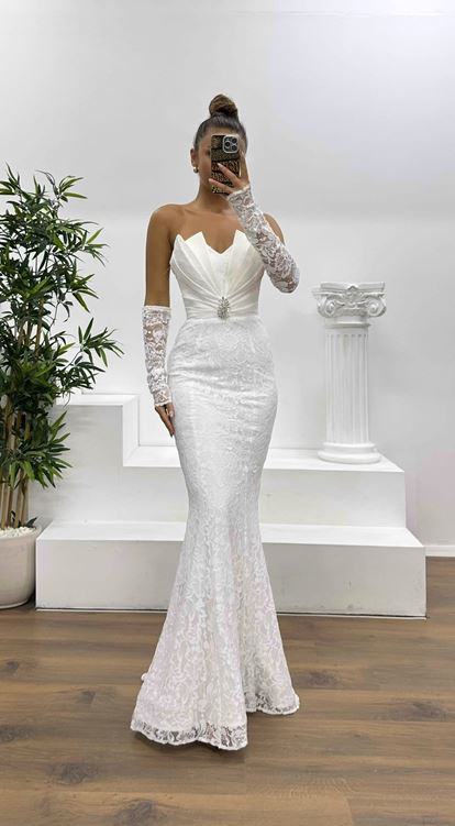 Beyaz Straplez Dantel Abiye Elbise