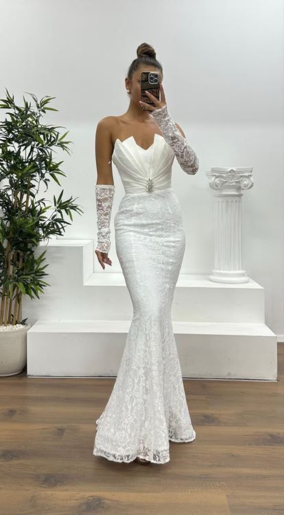 Beyaz Straplez Dantel Abiye Elbise