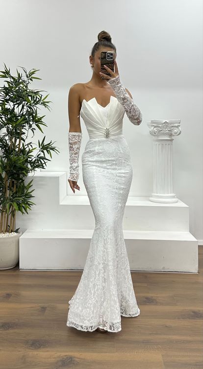 Beyaz Straplez Dantel Abiye Elbise