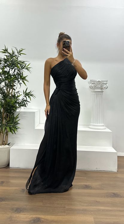 Black One-Shoulder Chiffon Evening Dress
