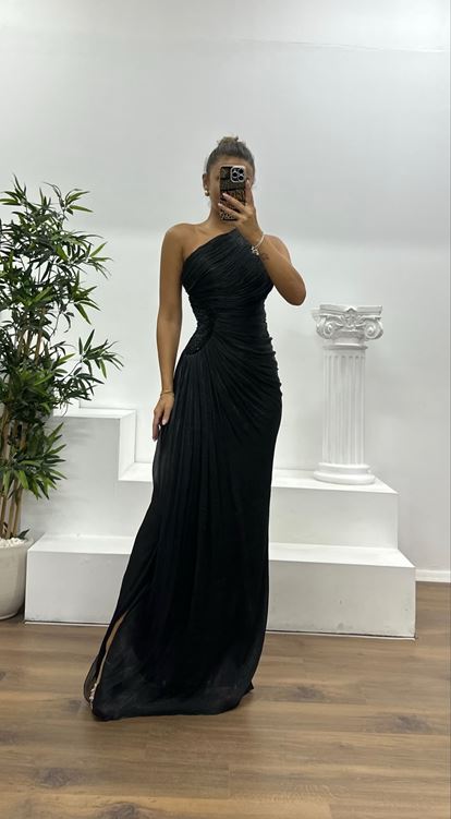 Black One-Shoulder Chiffon Evening Dress