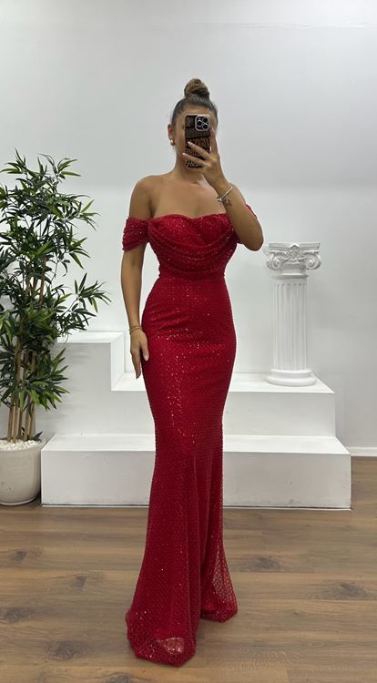 Red Boat Neck Embroidered Evening Dress