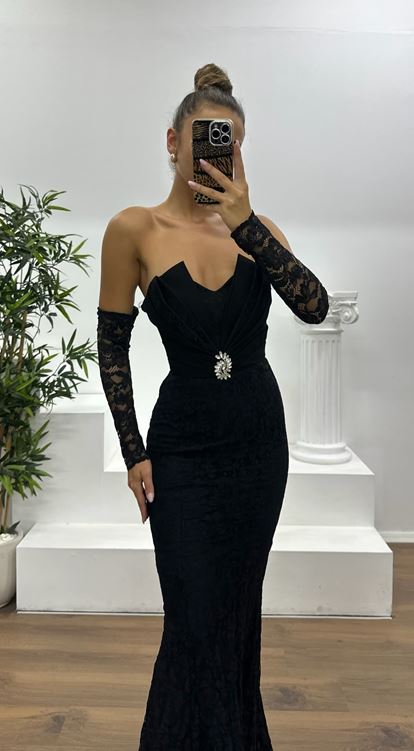 Schwarzes trägerloses Abendkleid aus Spitze