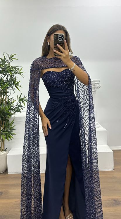 Lacivert Straplez İşlemeli Pelerinli Abiye Elbise