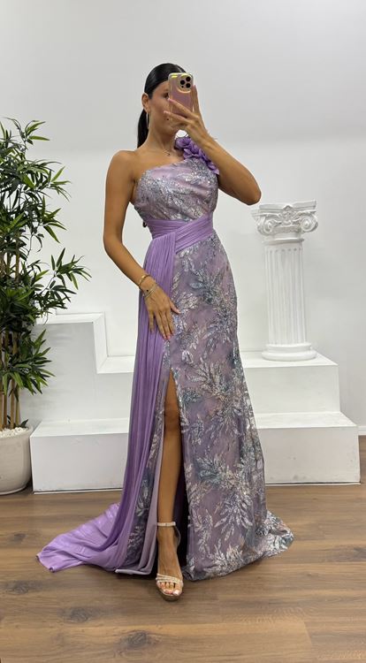 فستان سهرة بنقشة كتف واحد بلون أرجواني فاتح