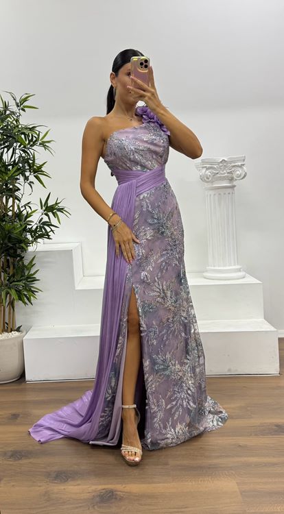 فستان سهرة بنقشة كتف واحد بلون أرجواني فاتح