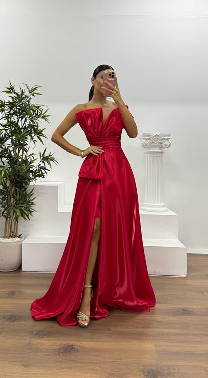 Kırmızı Tek Omuz Kabarık Abiye Elbise