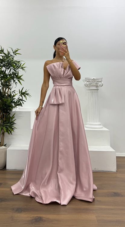 Robe de soirée bouffante à une épaule poudre