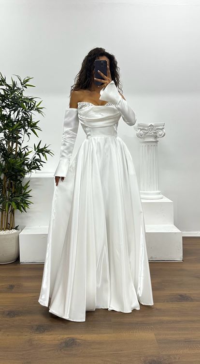 Beyaz Straplez Göğüs Taş Detay Abiye Elbise