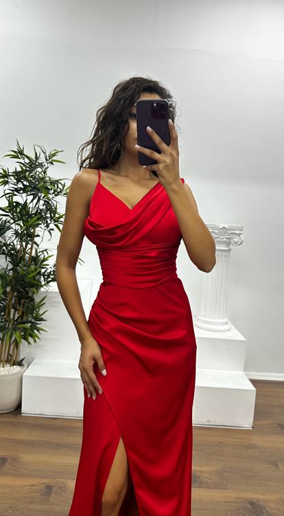 Kırmızı Drapeli Saten Abiye Elbise