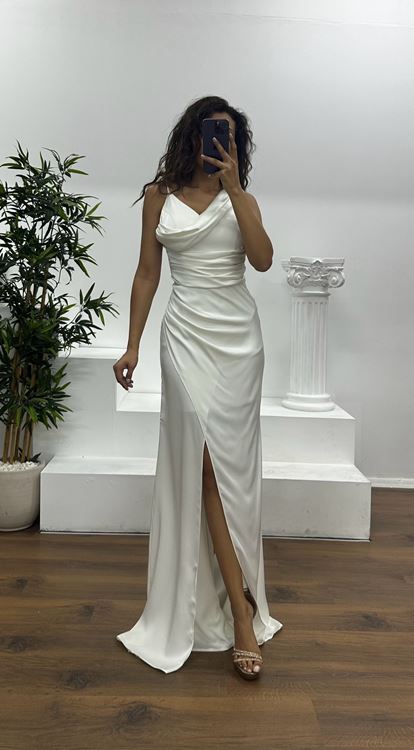 Beyaz Drapeli Saten Abiye Elbise