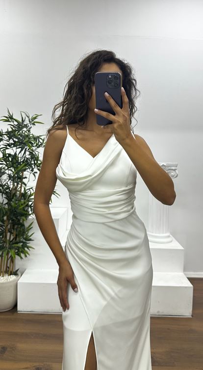 Beyaz Drapeli Saten Abiye Elbise