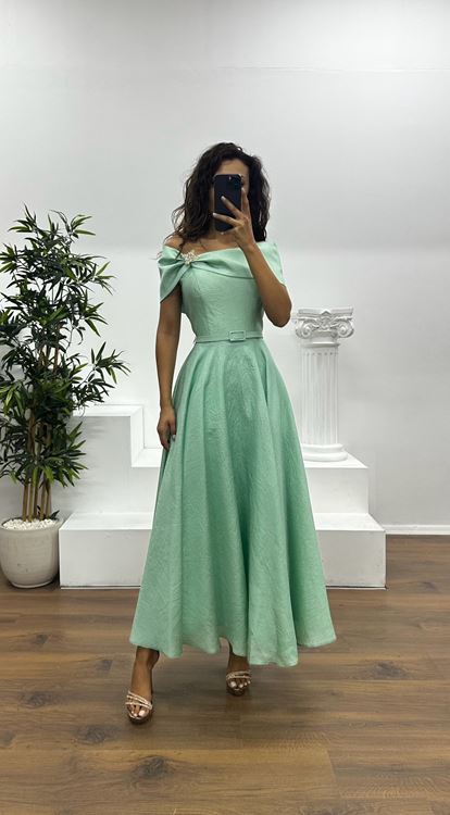 Mintgrünes Midi-Abendkleid mit U-Boot-Ausschnitt