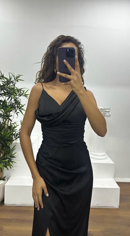 Siyah Drapeli Saten Abiye Elbise