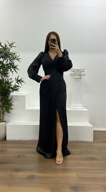 Black V-Neck Pleated Plus Size Evening Dress