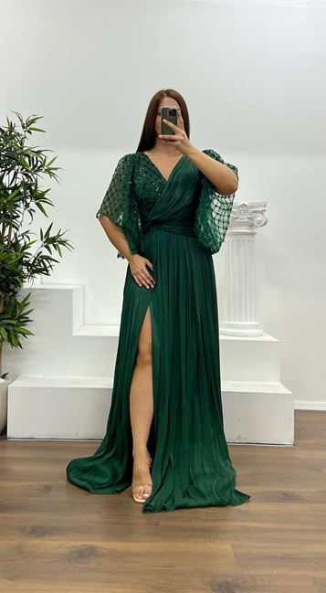 Emerald Embroidery Detail Plus Size Evening Dress