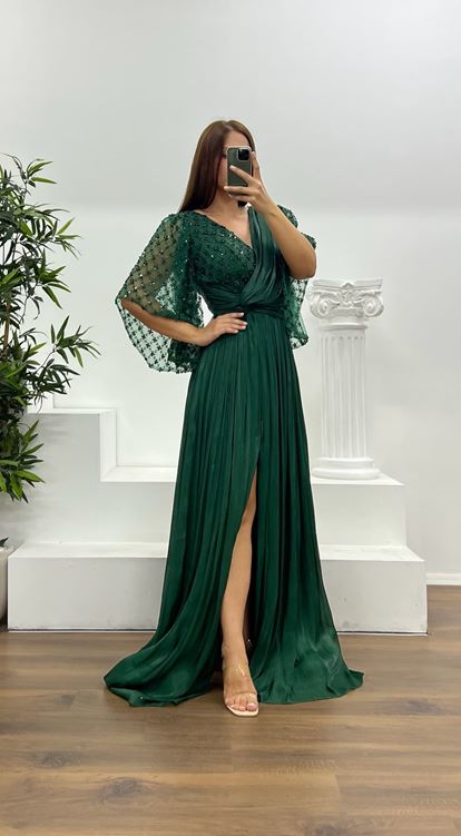 Emerald Detail Plus Size Evening Dress